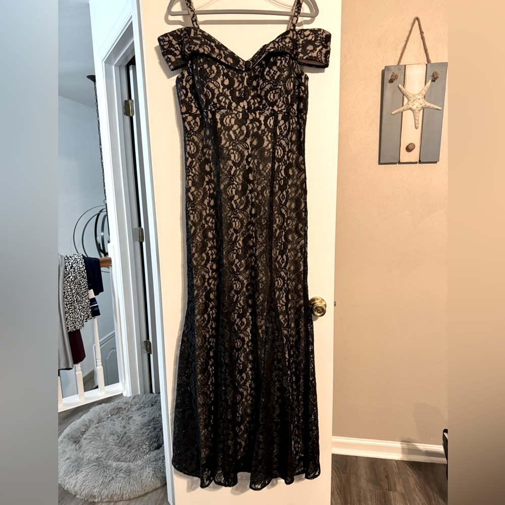 R&M Richard’s Full Length Gown Size 14 Black lace sparkly overlay w nude liner